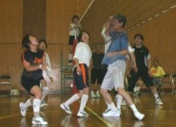 鯱光館にてバレーボール